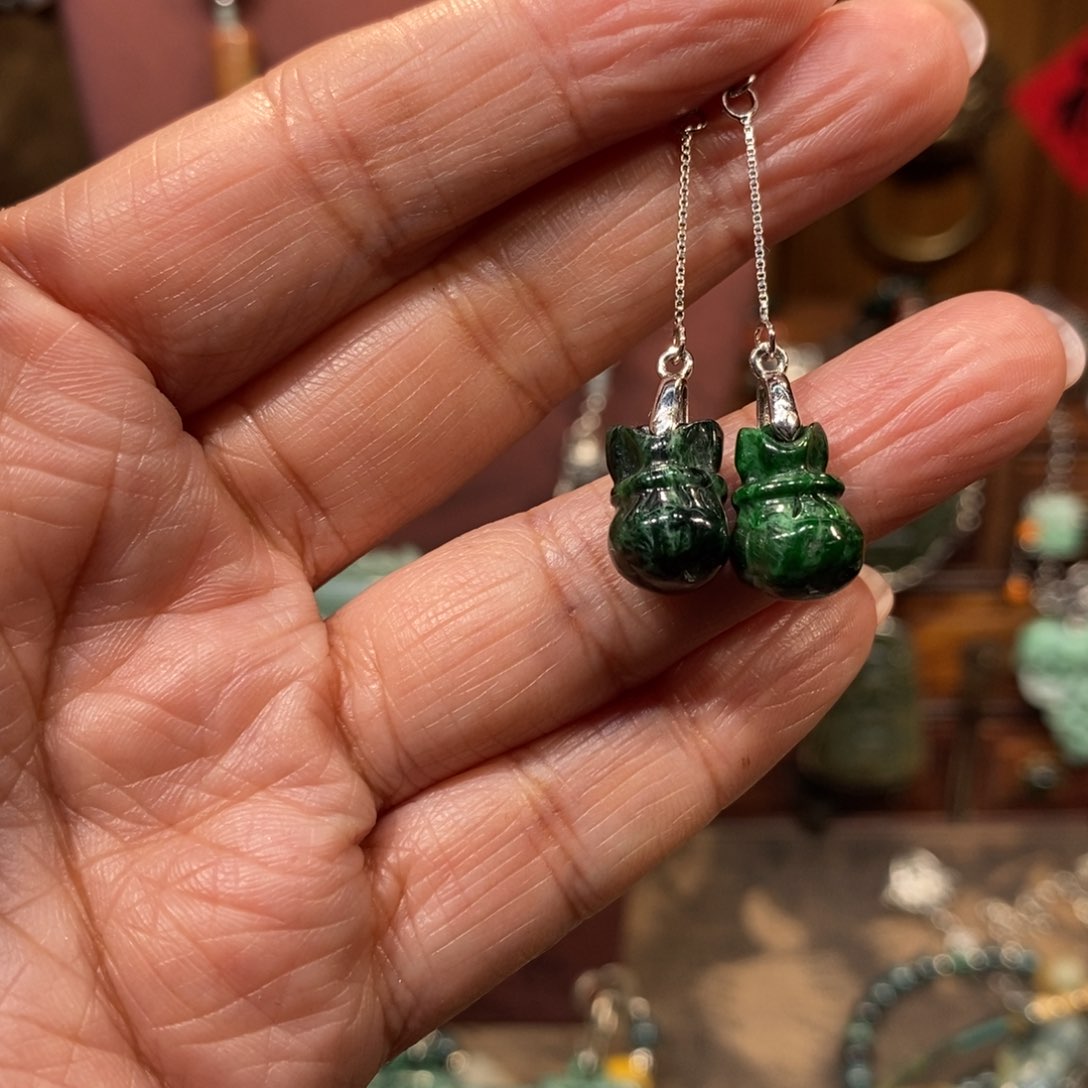 翡翠吊坠(赠链)未镶嵌