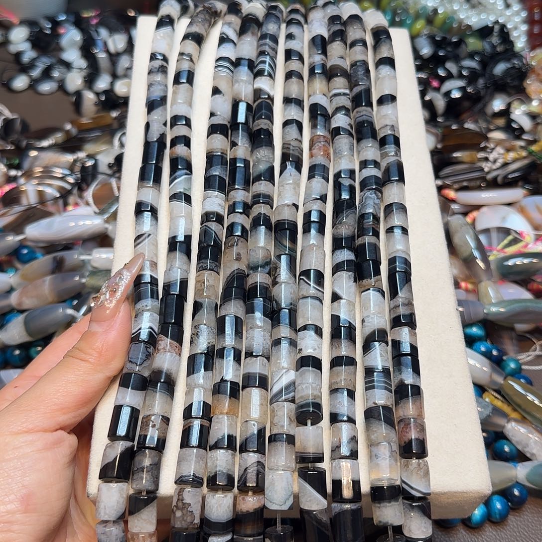 玛瑙/玉髓未镶嵌珠宝半成品水晶玛瑙共生六角柱一条