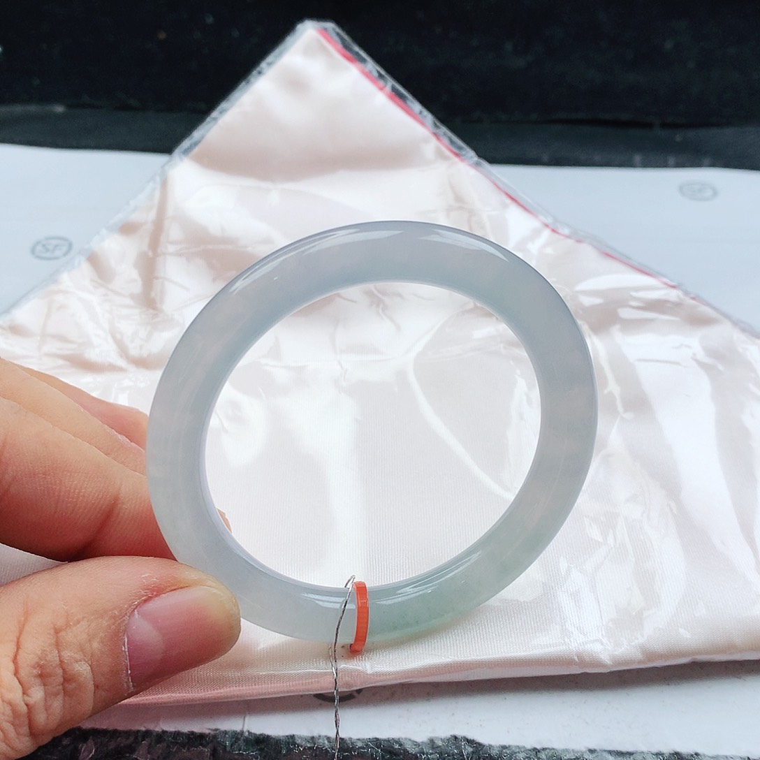 翡翠手镯未镶嵌天然翡翠手镯