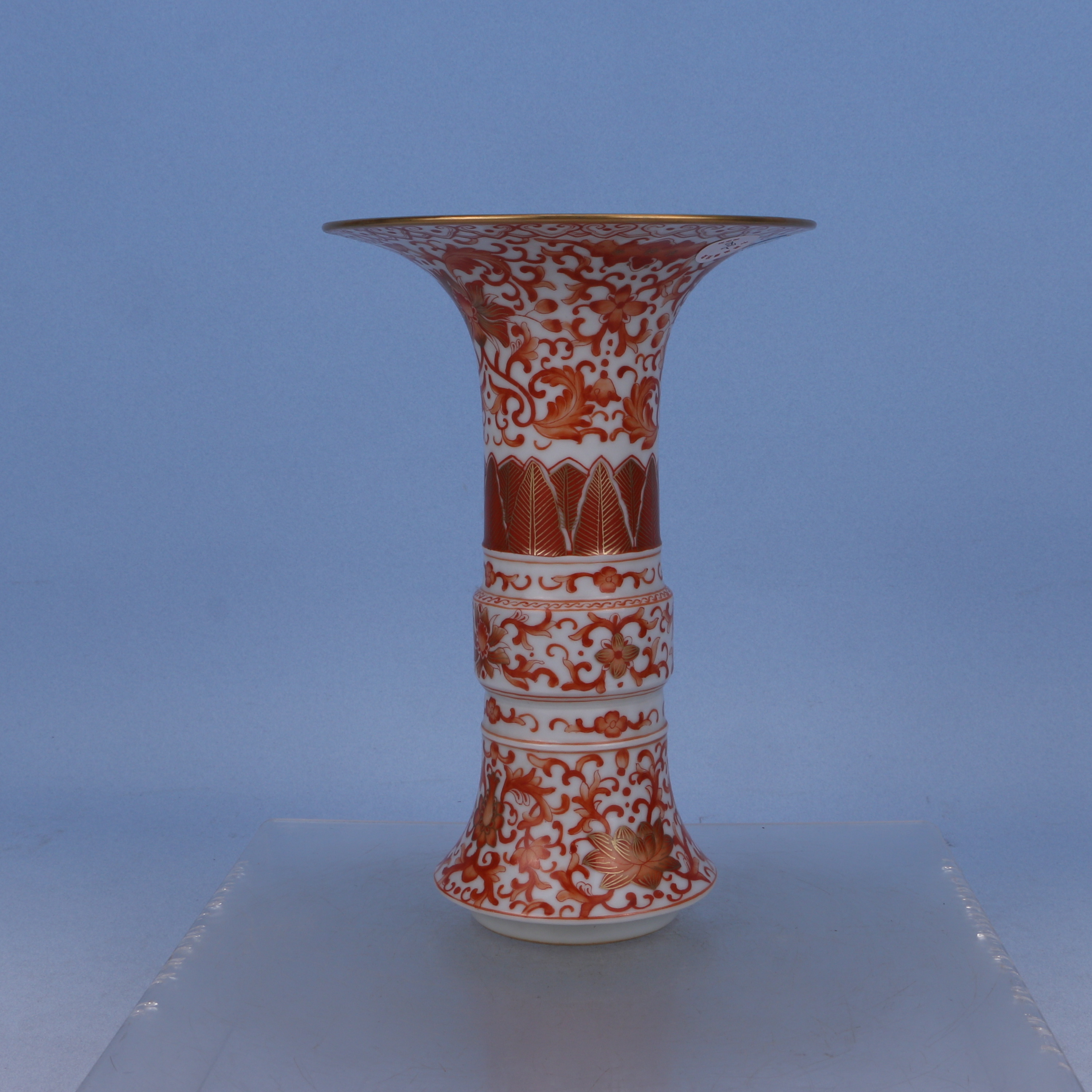 Lot424  乾隆   矾红描金花觚  