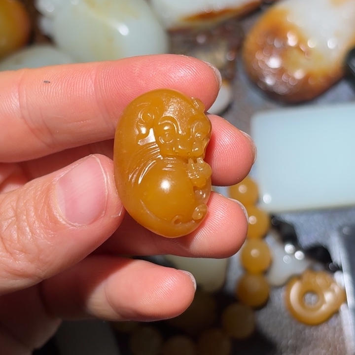 和田玉颈饰未镶嵌