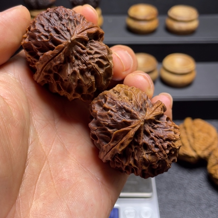 文玩核桃吊坠F牡丹44