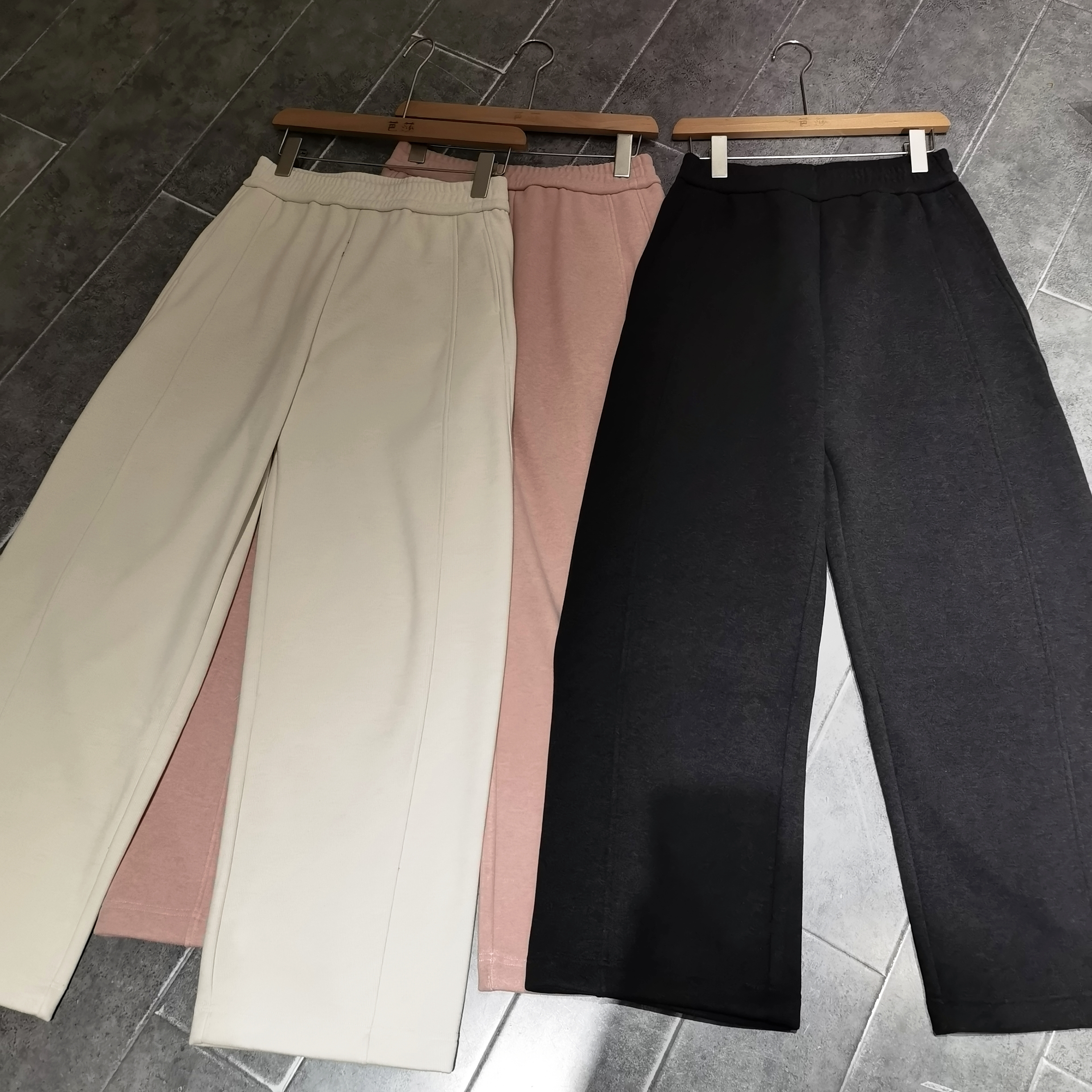 2527芭莎家加绒弯刀裤