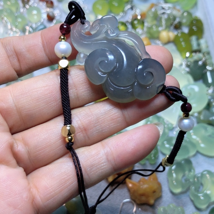 【闪购商品】蛇纹石玉手牌未镶嵌