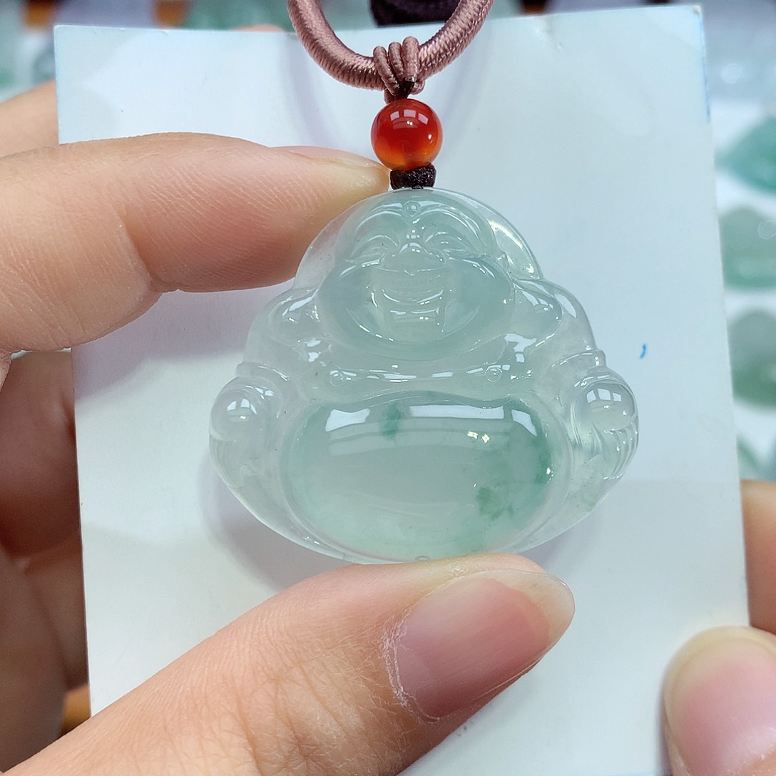 翡翠未镶嵌颈饰佛