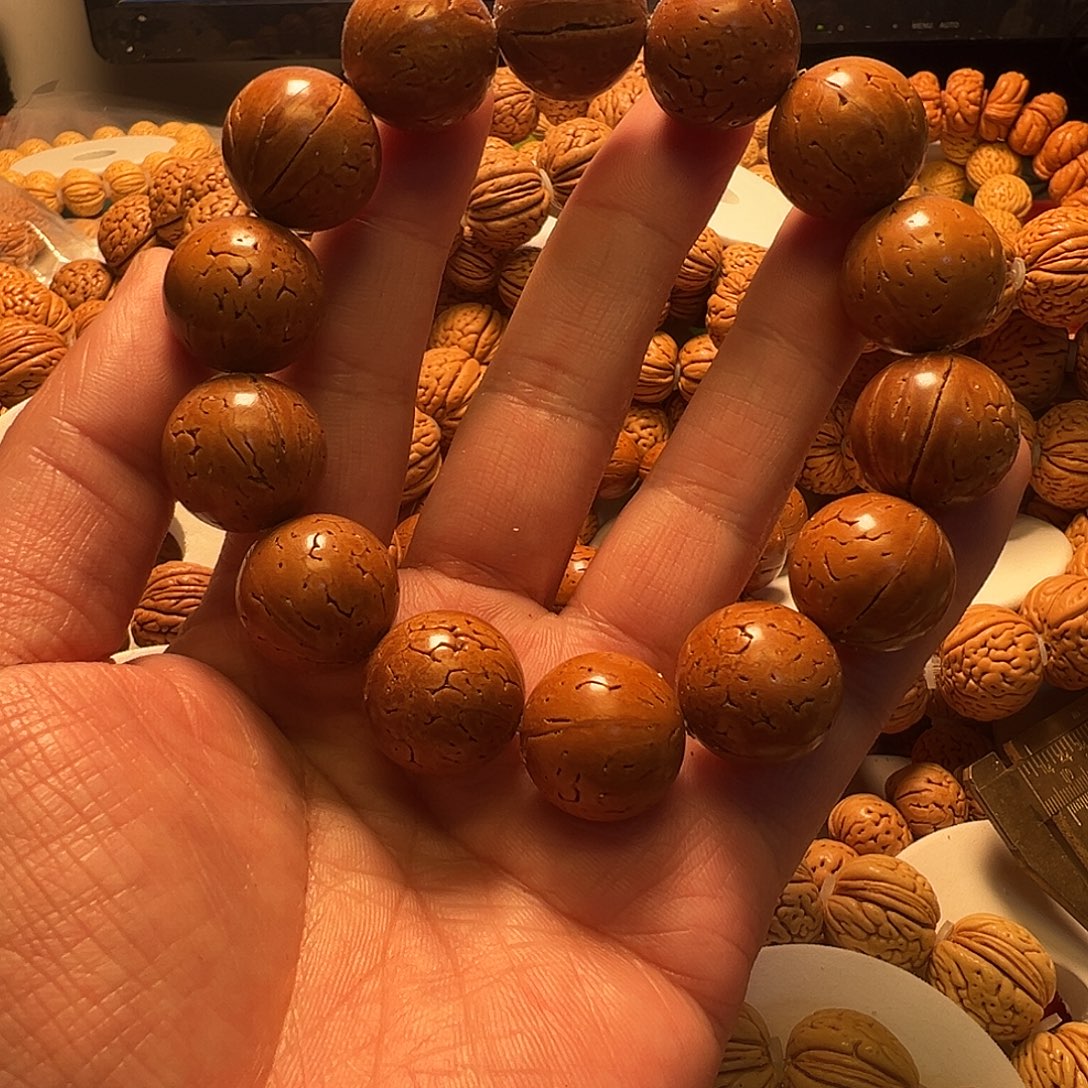 桃核手串龙鳞光珠19