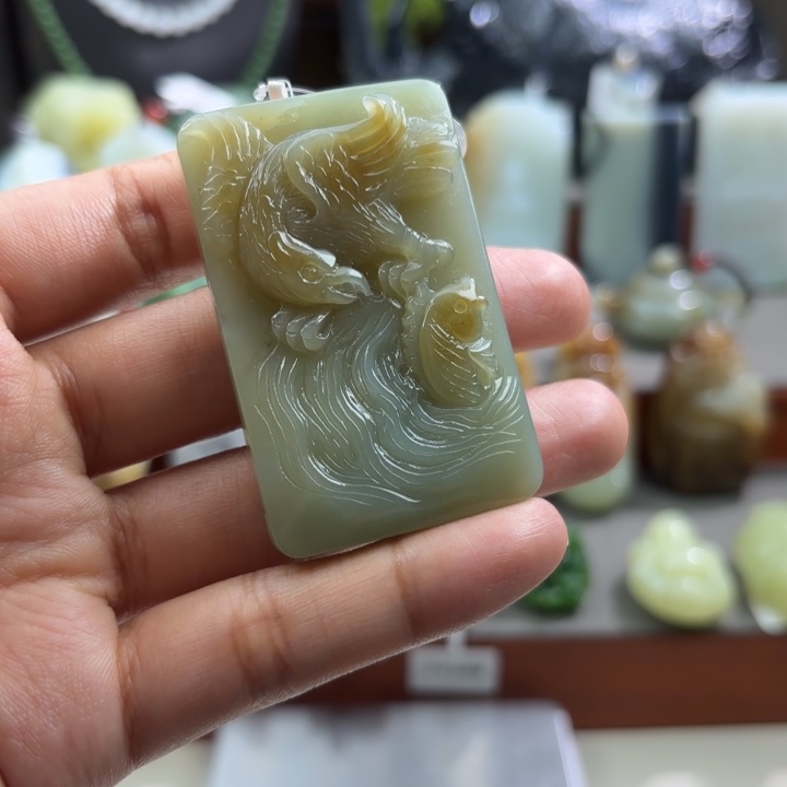 和田玉未镶嵌颈饰