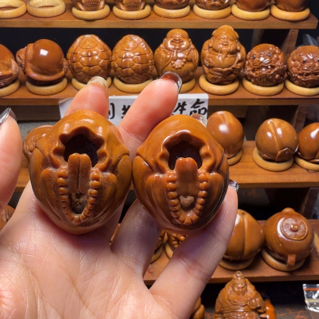 巴****把件橄榄核无相佛