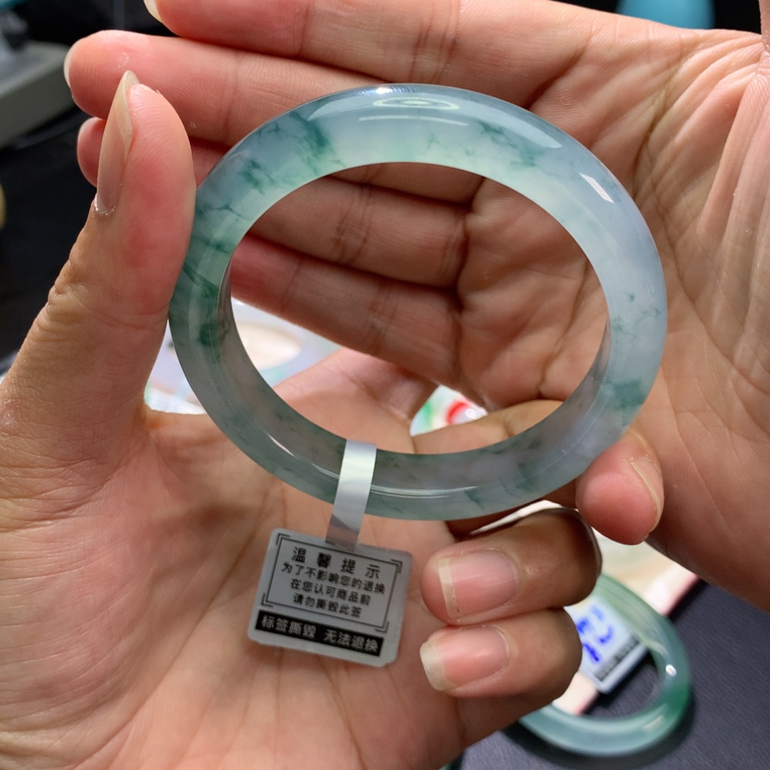 翡翠未镶嵌手镯翡翠手镯