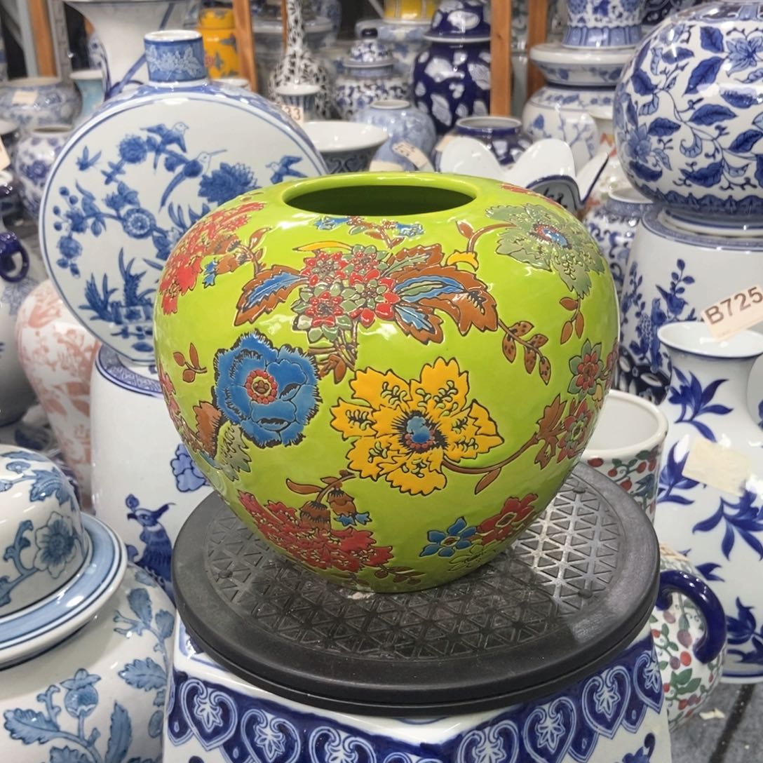 摆件花瓶手绘釉下彩