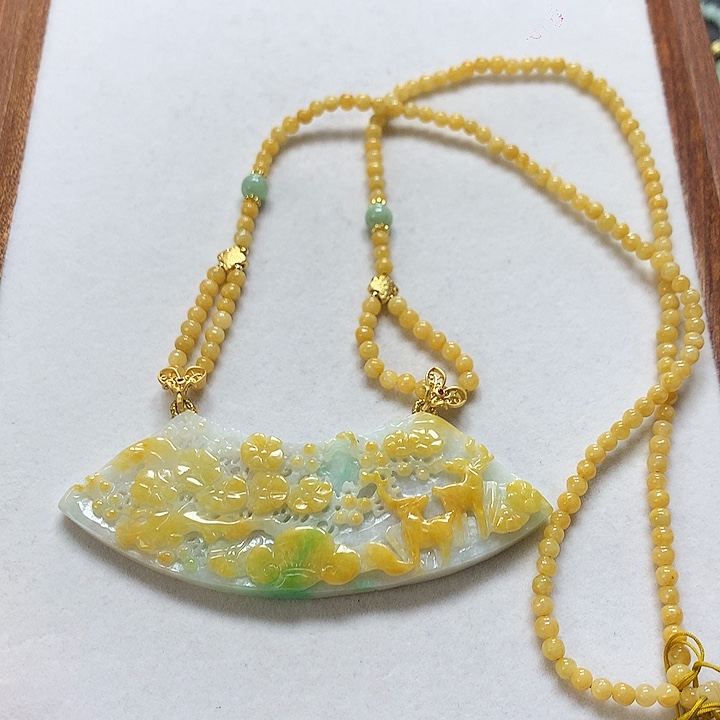 翡翠颈饰未镶嵌吊坠