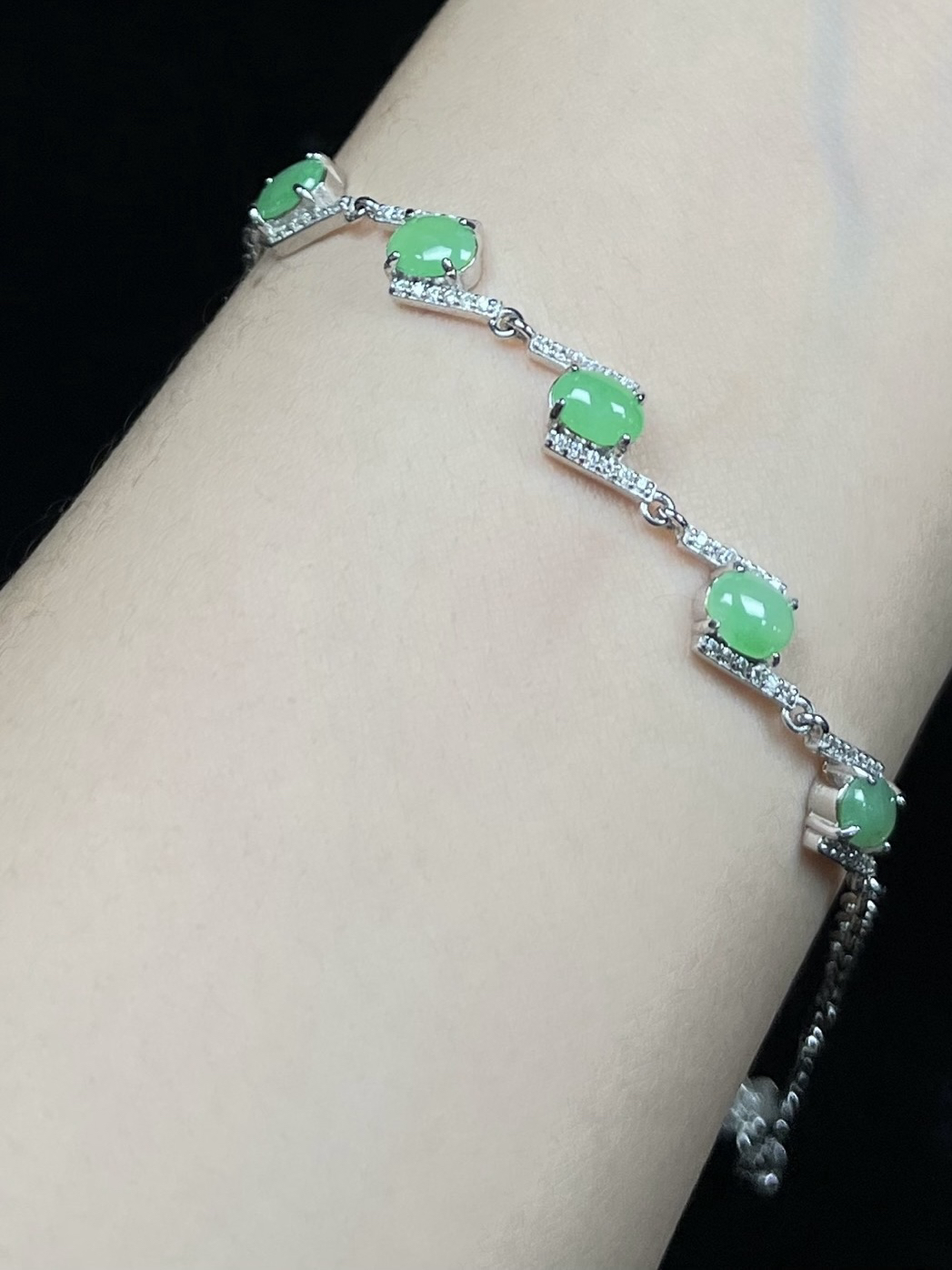 S925银镶满绿色翡翠手链