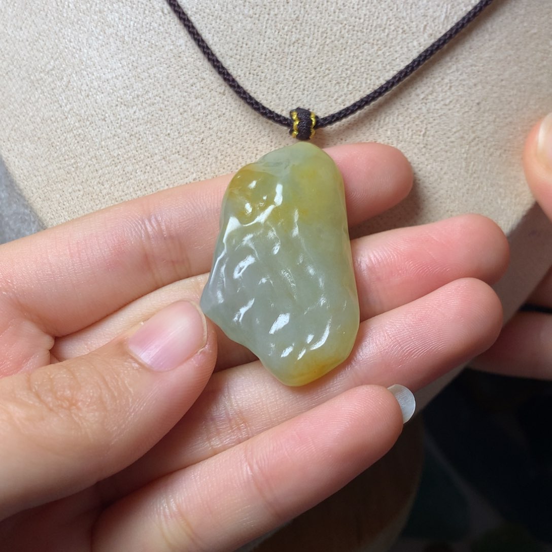 翡翠颈饰未镶嵌吊坠