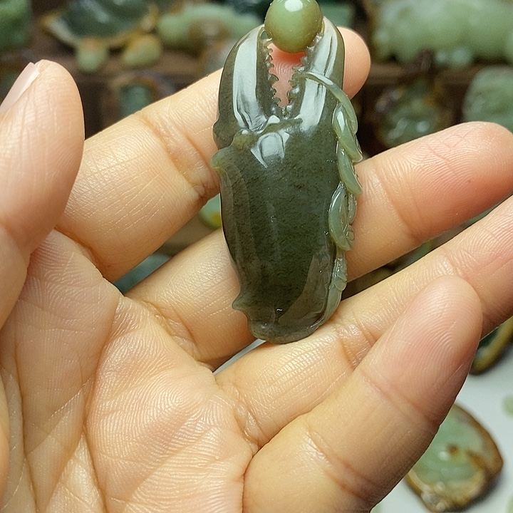 岫岩老玉（透闪石质玉）未镶嵌颈饰