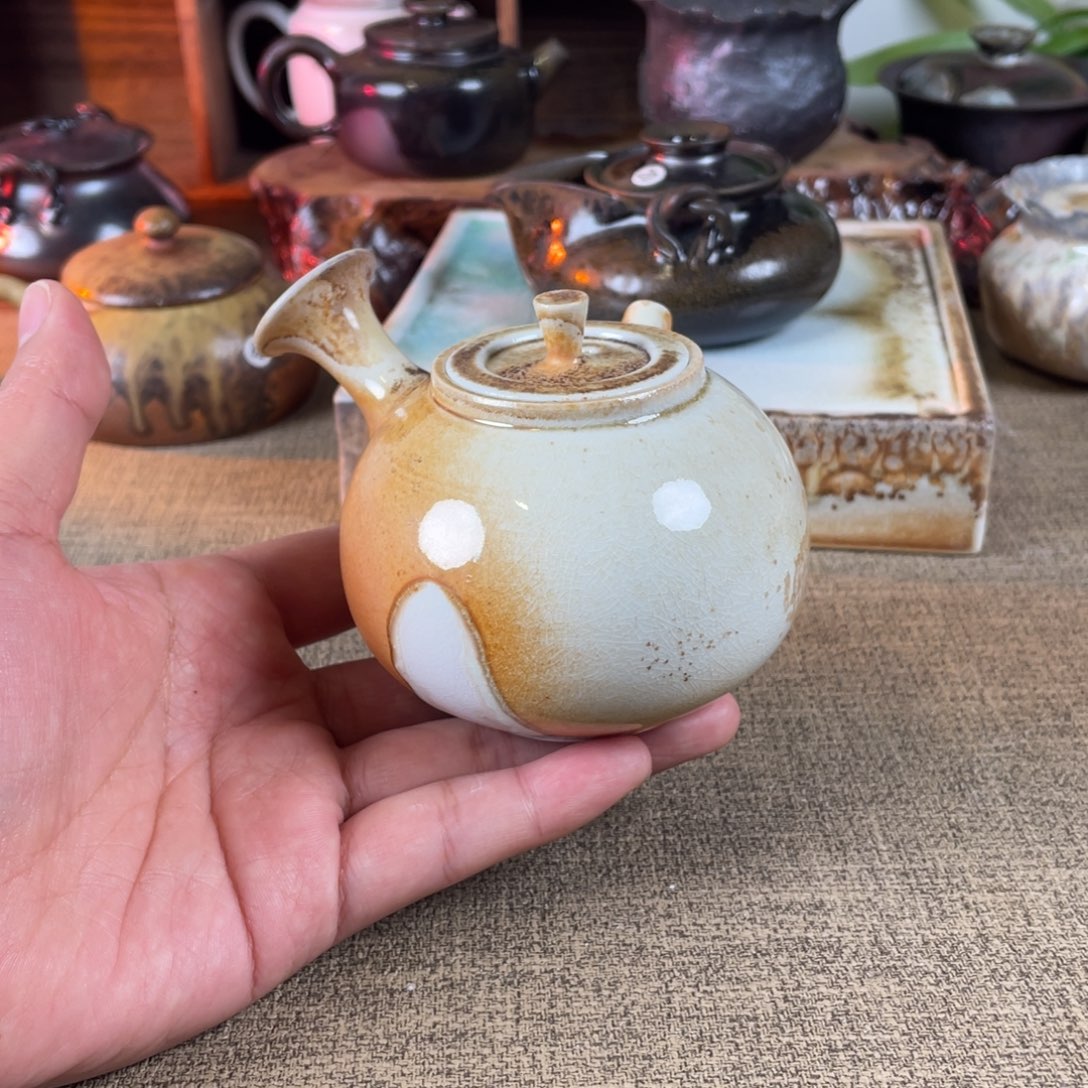 侧把壶。 中白壶。   容量170