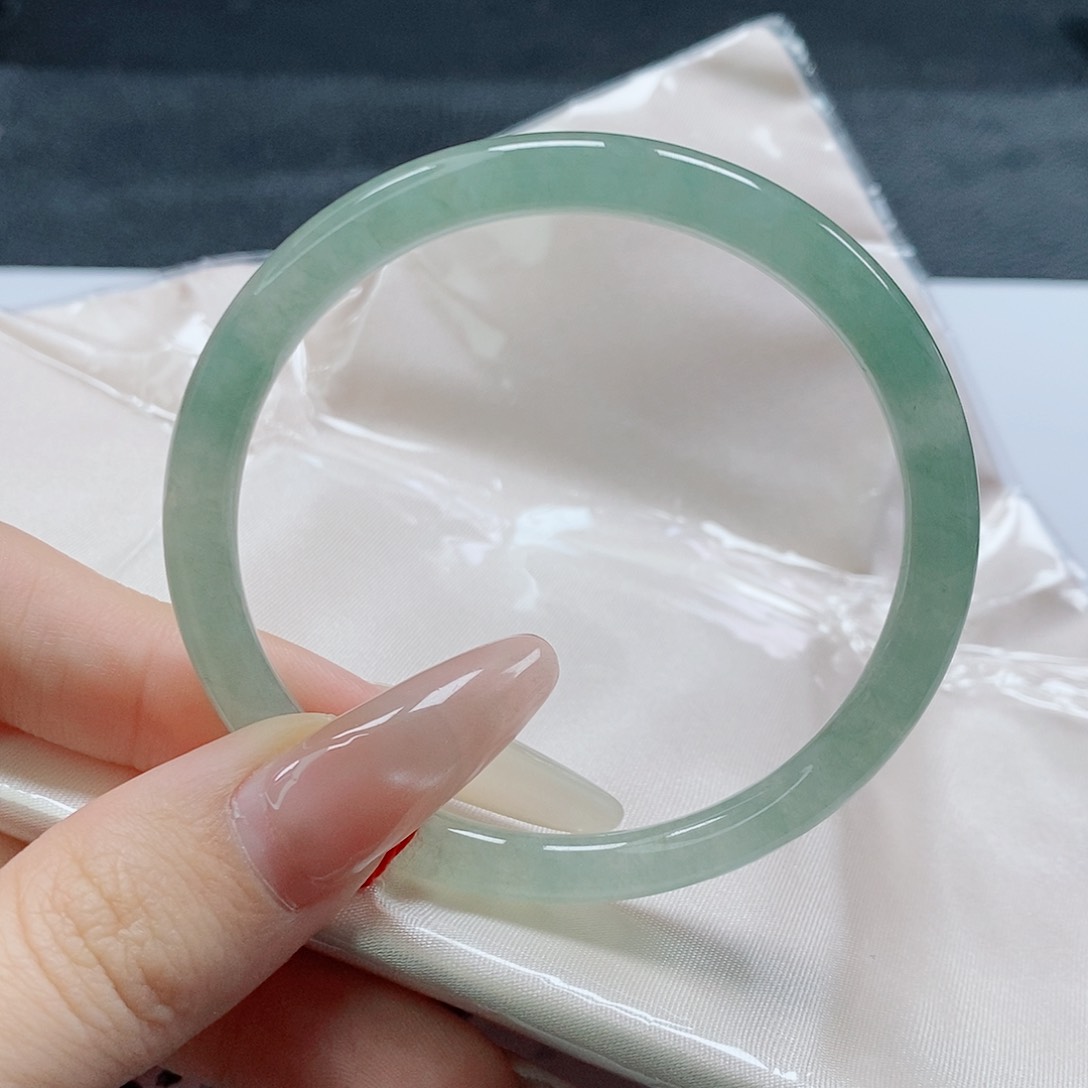 【闪购商品】未镶嵌手镯（圆镯）翡翠423号