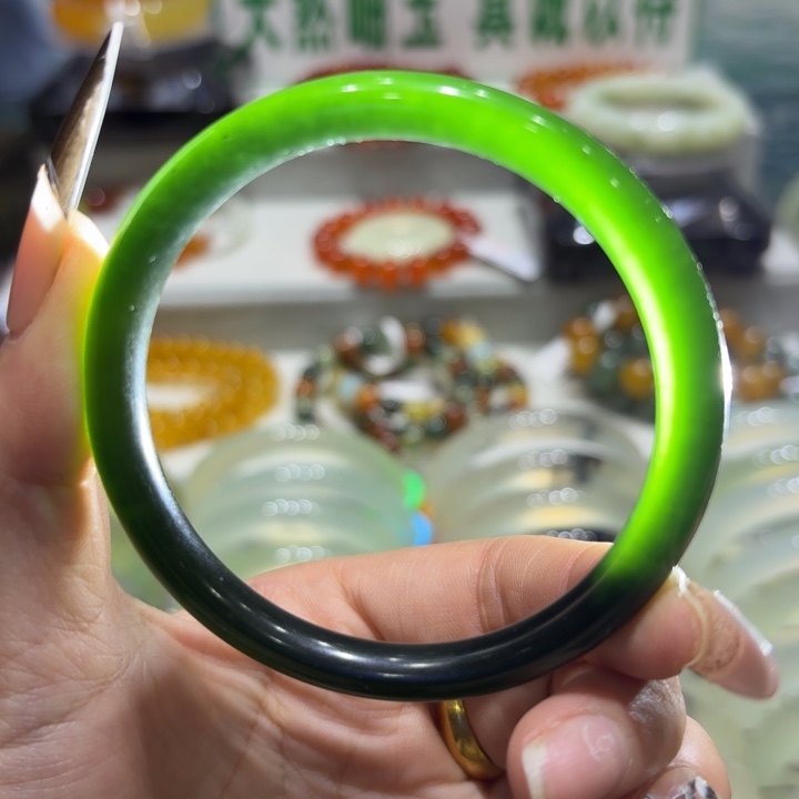 未镶嵌岫玉手镯天然