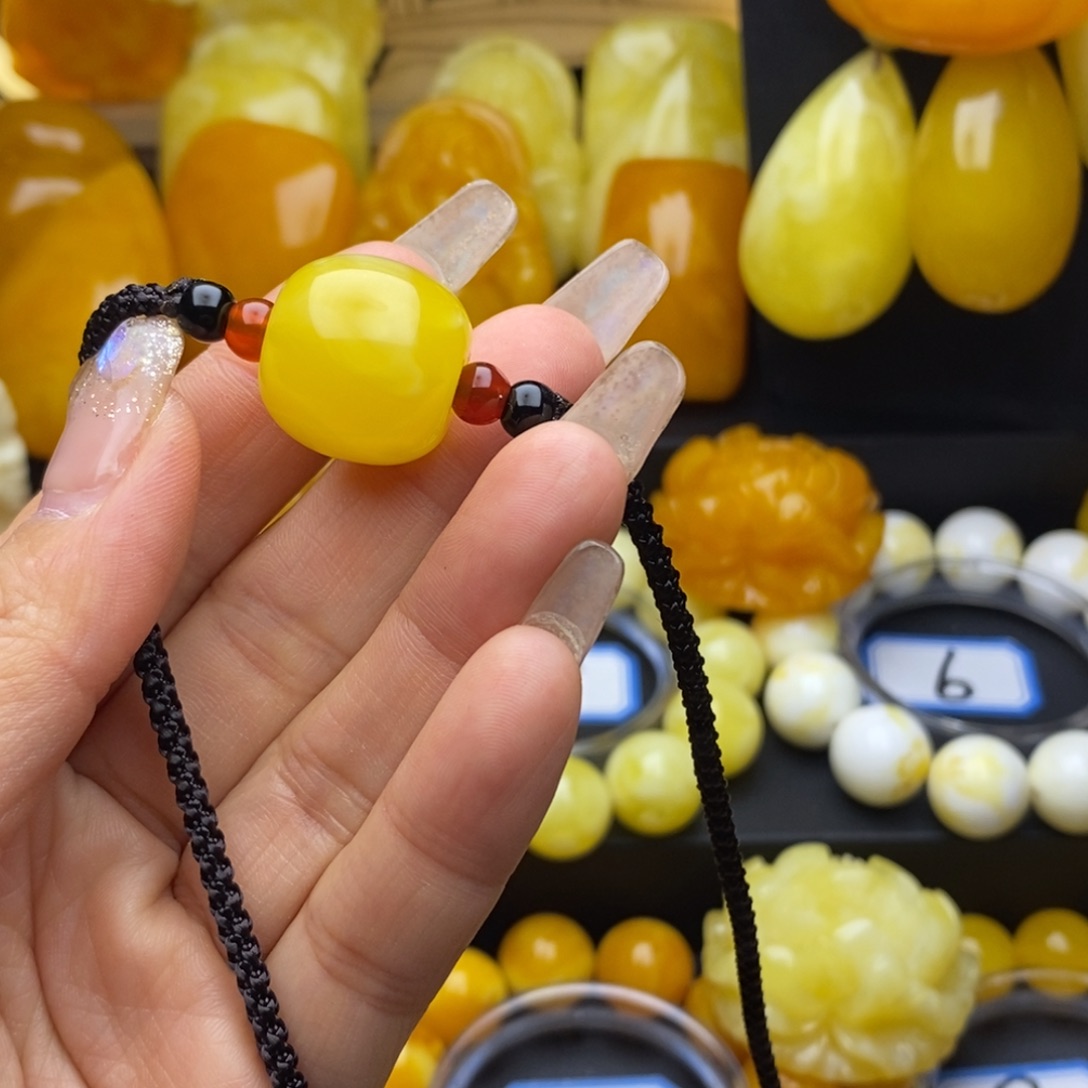 温***孩非金属虎皮纹20桶珠锁骨链