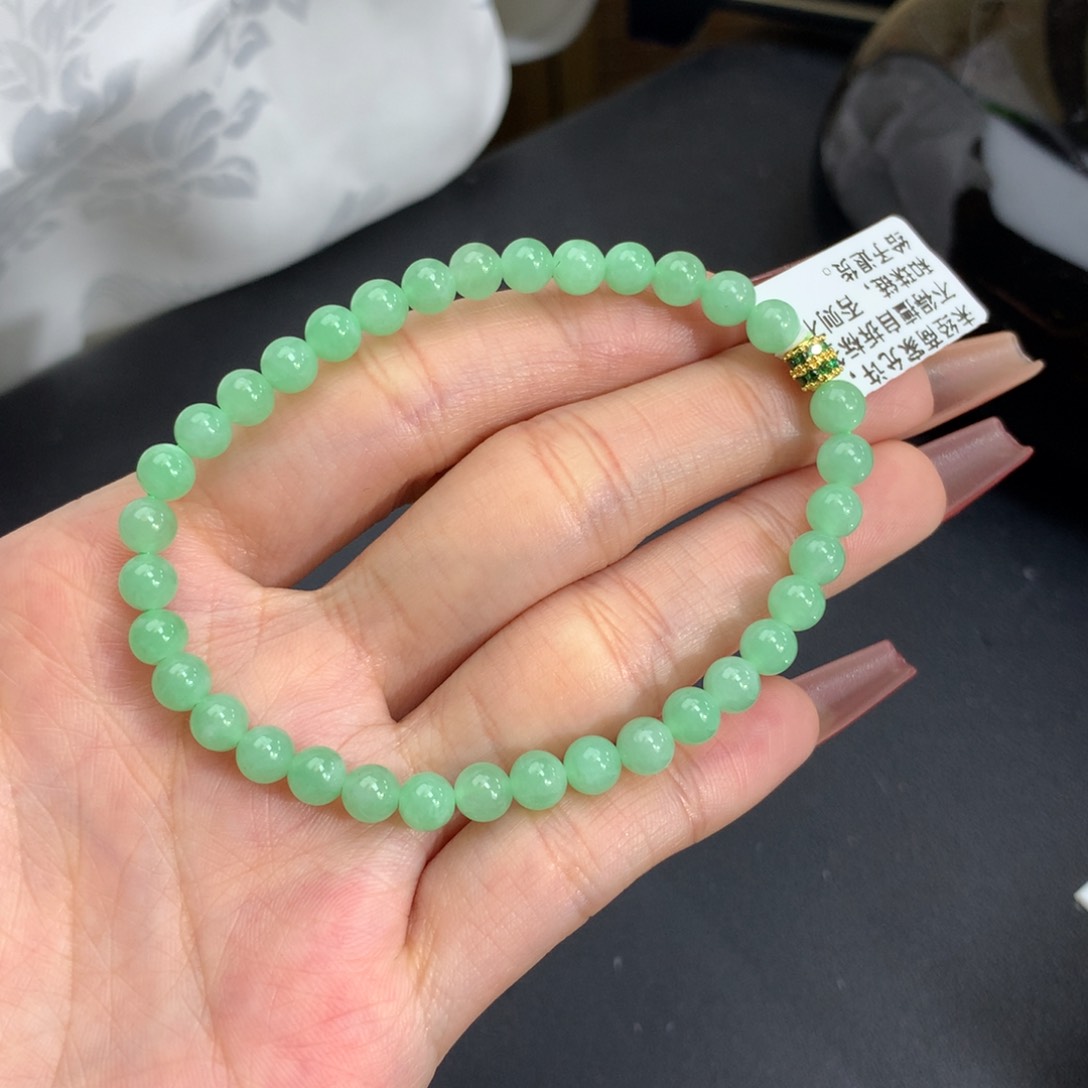 翡翠手链未镶嵌卡5.2胶润绿手串