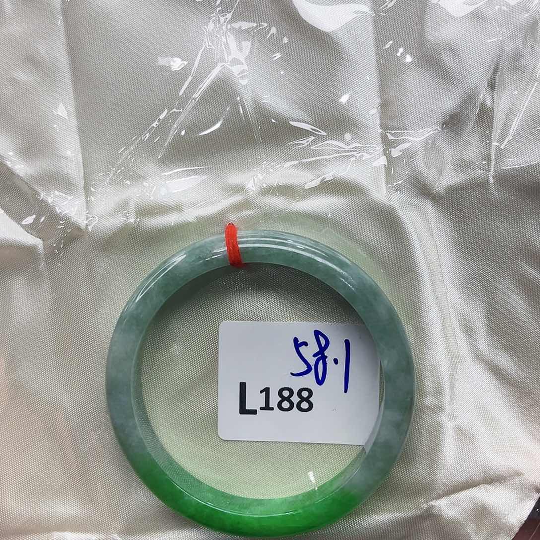 翡翠手镯未镶嵌多样性