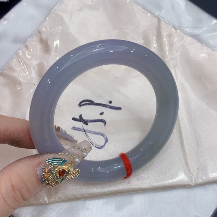 翡翠手镯未镶嵌翡翠手镯