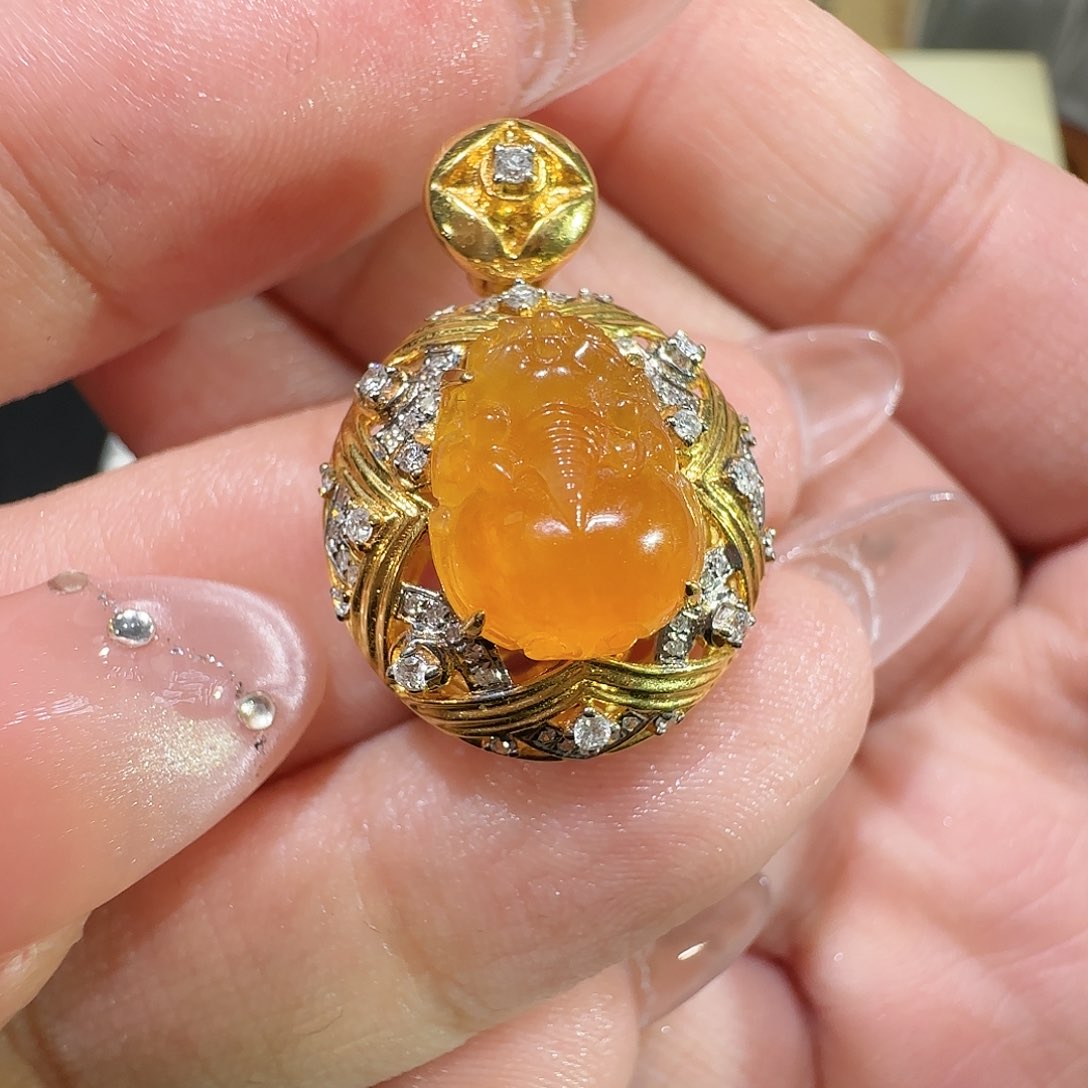 【闪购商品】颈饰18K金镶嵌翡翠