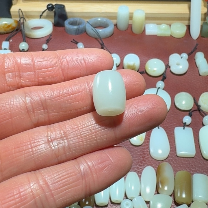 菊***刀和田玉未镶嵌吊坠(不含链)