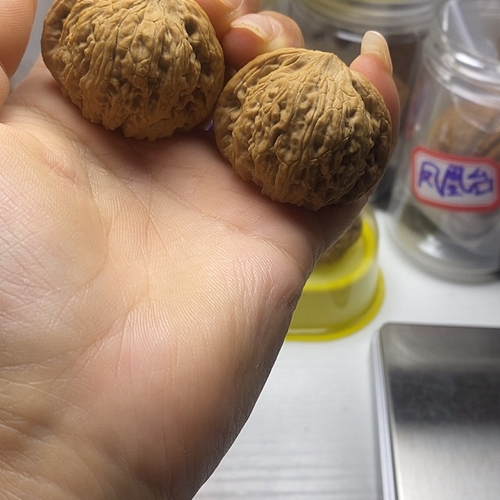 文玩核桃吊坠泥鳅背40