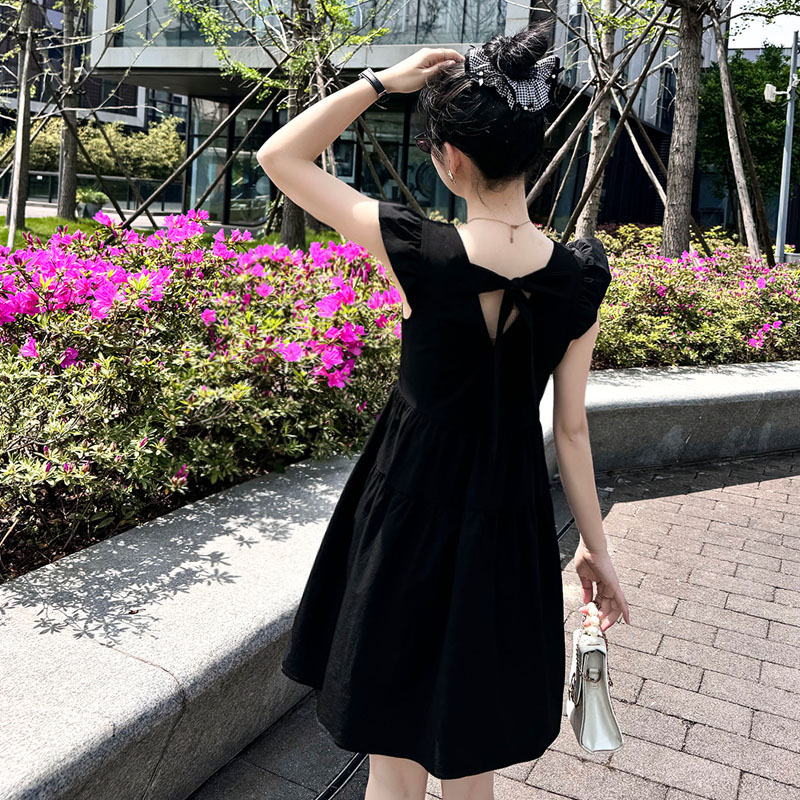 小个子方领黑色短裙女2025夏季新款法式收腰无袖连衣裙高腰A字裙