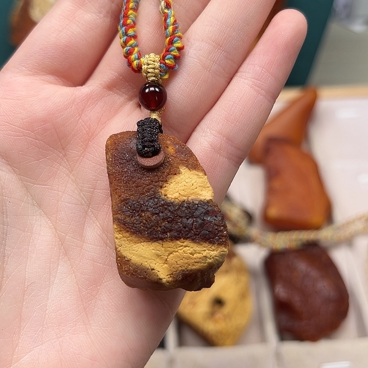 琥珀珠宝奇石未镶嵌