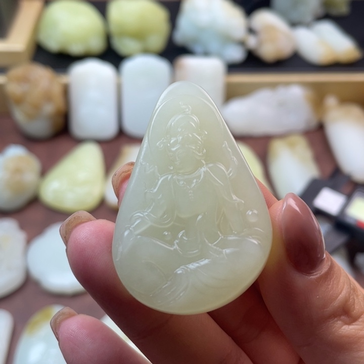 和田玉未镶嵌颈饰