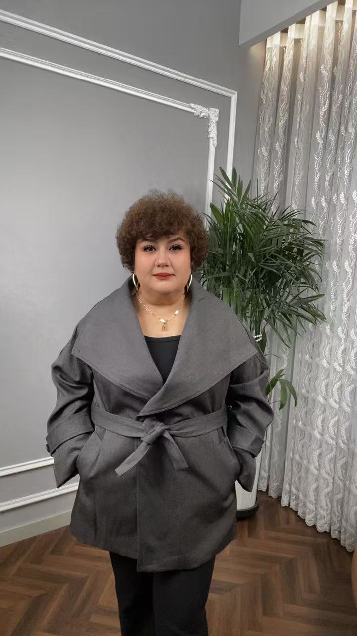 女士时尚厚款设计师上衣外套高档