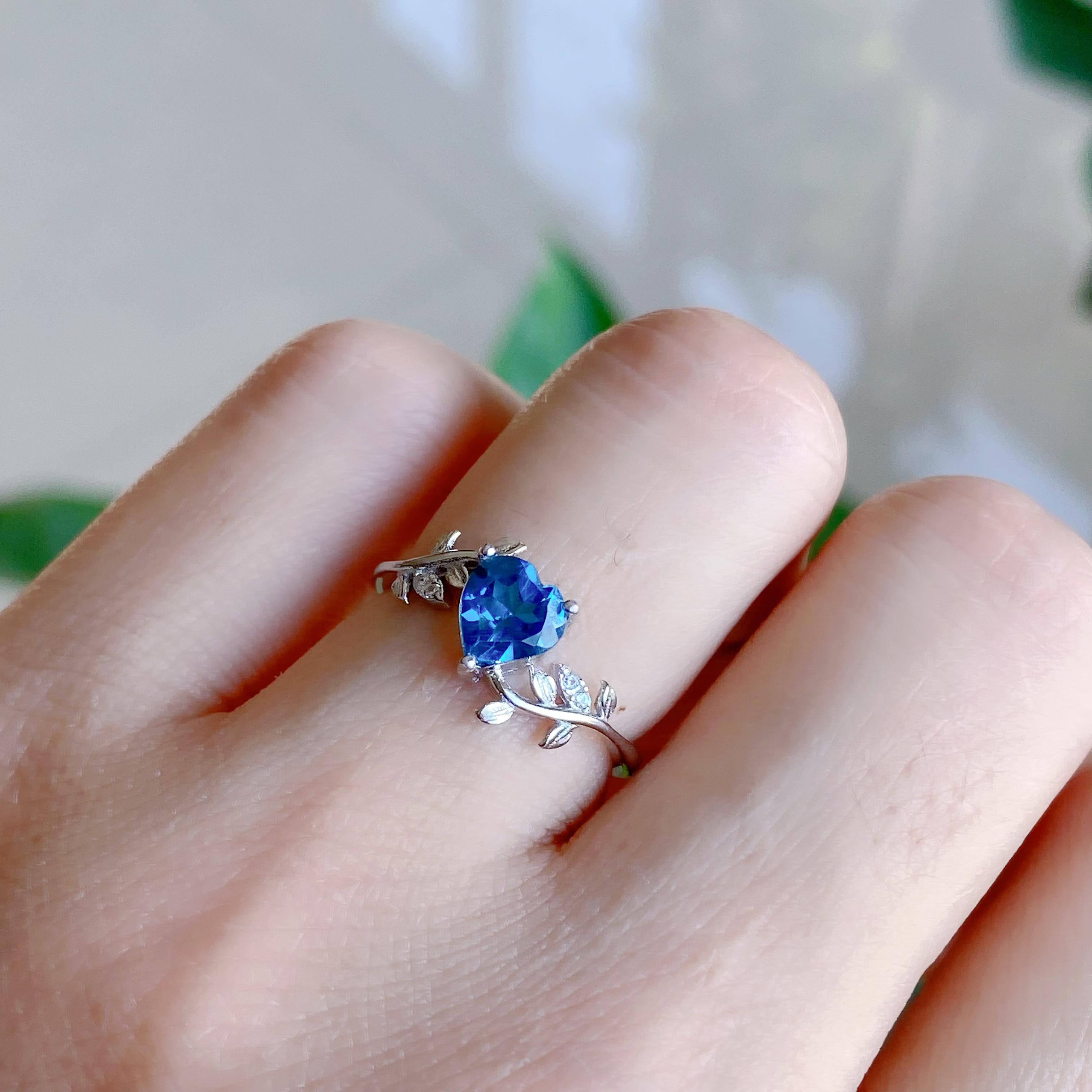 天然伦敦蓝托帕石戒指s925银精镶 心6mm  A989