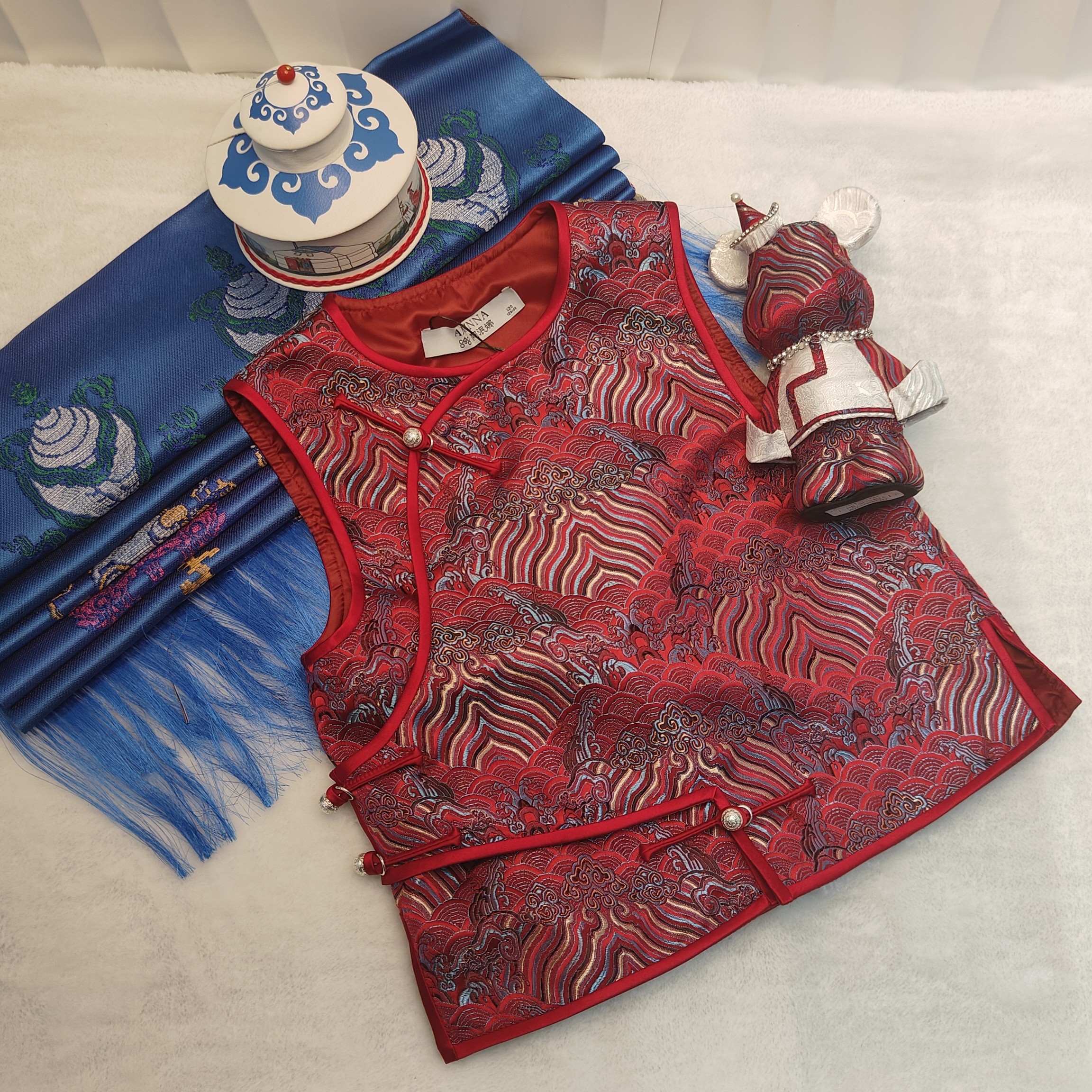 AMNA/阿泯娜儿童民族风马甲蒙古元素男女孩短款锦缎四季经典马夹