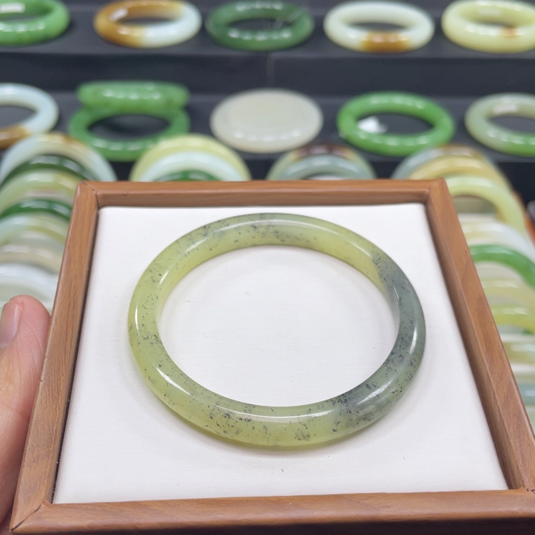 和田玉手镯未镶嵌54