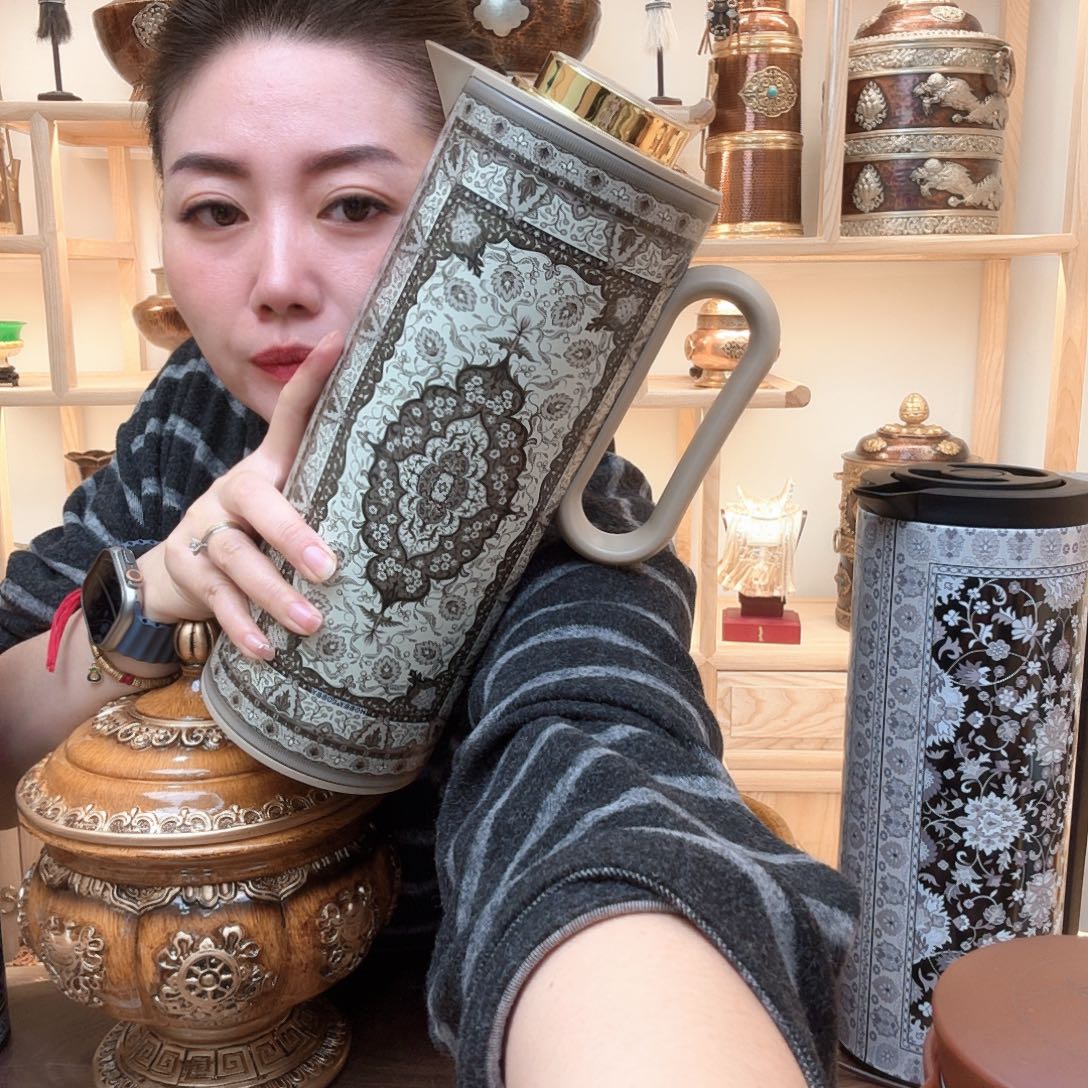 304不锈钢米色的民族特色暖瓶