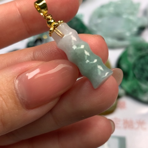 翡翠颈饰未镶嵌翡翠
