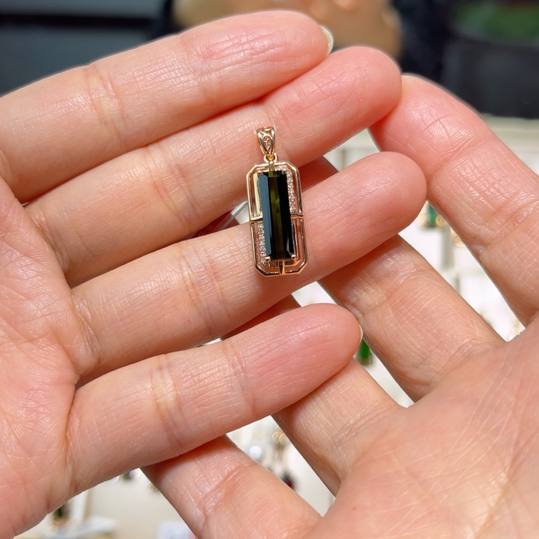 碧玺颈饰18K金镶嵌想**合