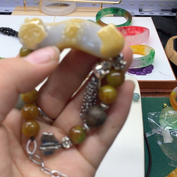 颈饰未镶嵌翡翠吊坠