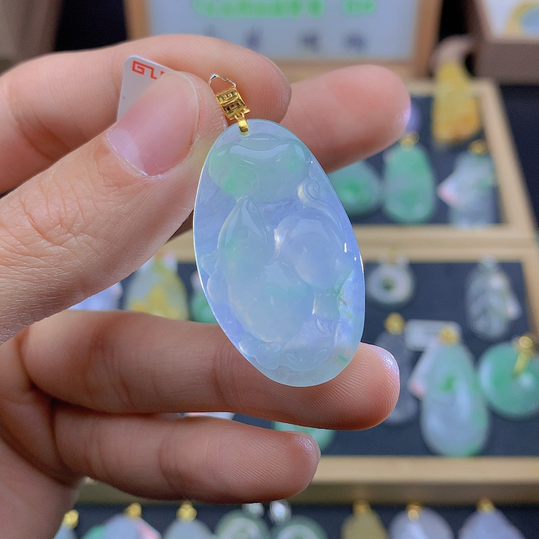 翡翠颈饰18K金镶嵌翡翠