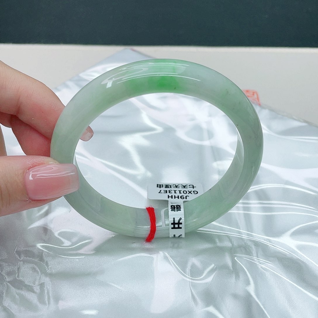 翡翠手镯未镶嵌正60.8