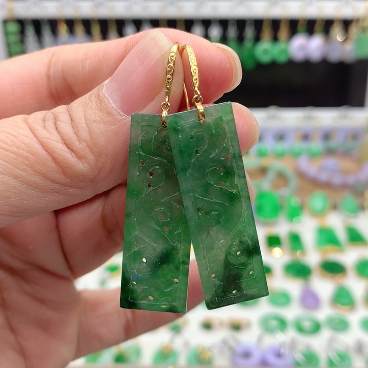 翡翠18K金镶嵌耳饰