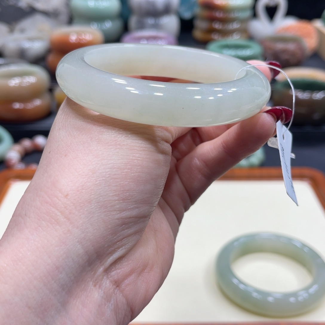 石英质玉手镯未镶嵌玲****签