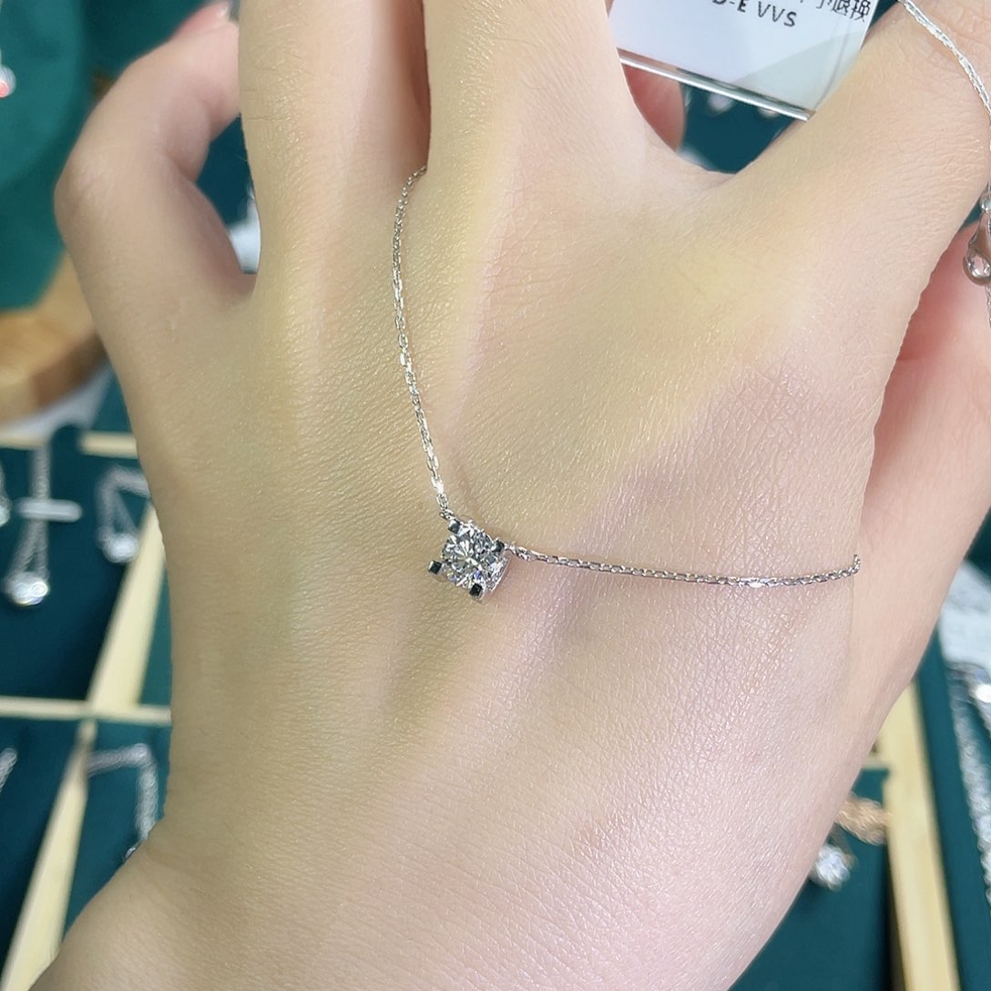 实验室培育钻石铂Pt950镶嵌卡家牛头钻石项链单颗50分