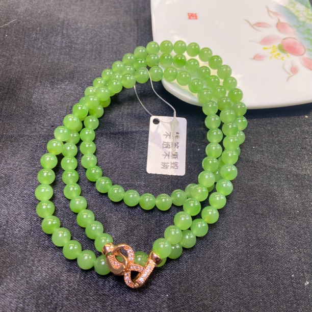 天然和田玉卡6苹果绿项链多圈手串