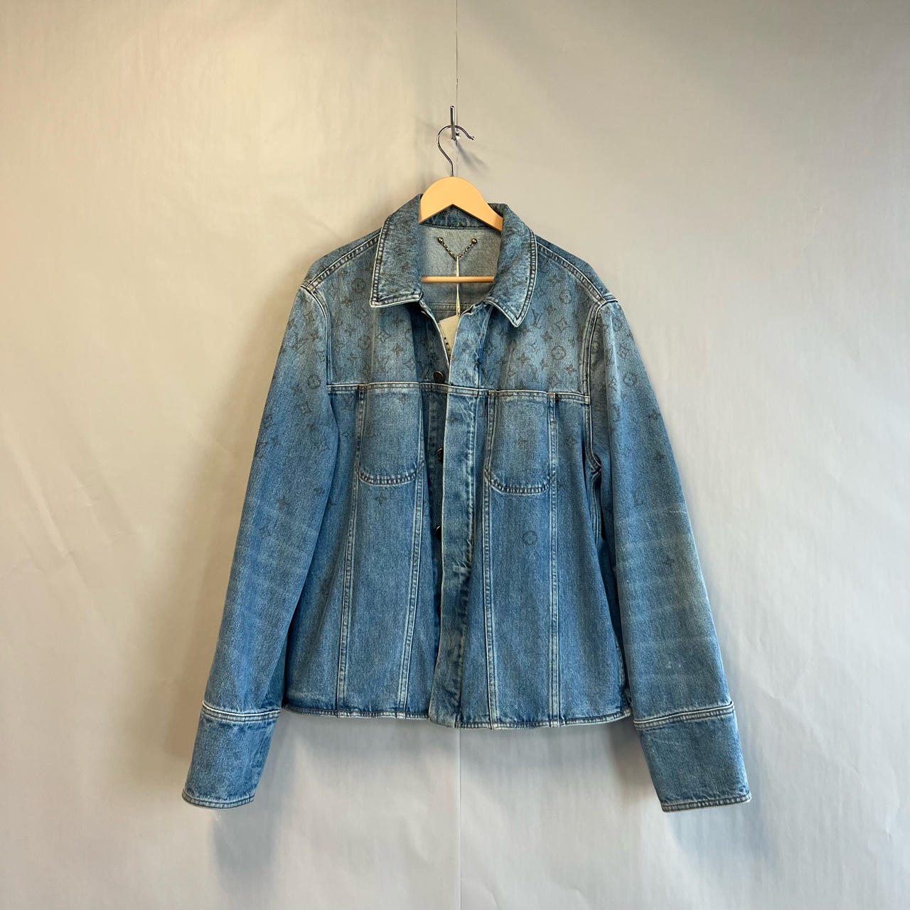 95新 LouisVuitton/路易威登 老花水洗渐变牛仔外套 56码 #3554