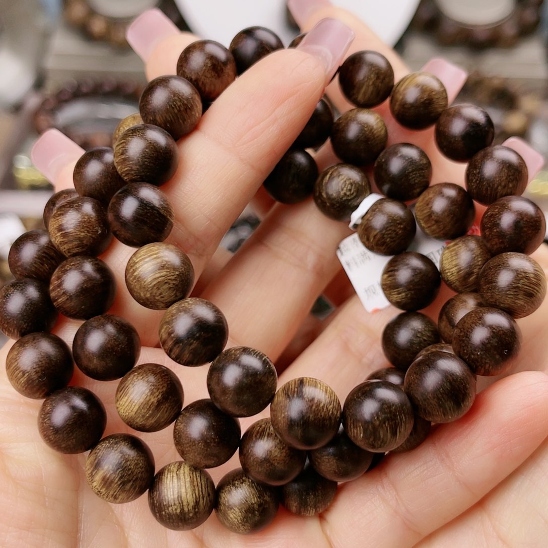 沉香手串H****?富森红土沉玉化糖心窖藏留疤老料1.0