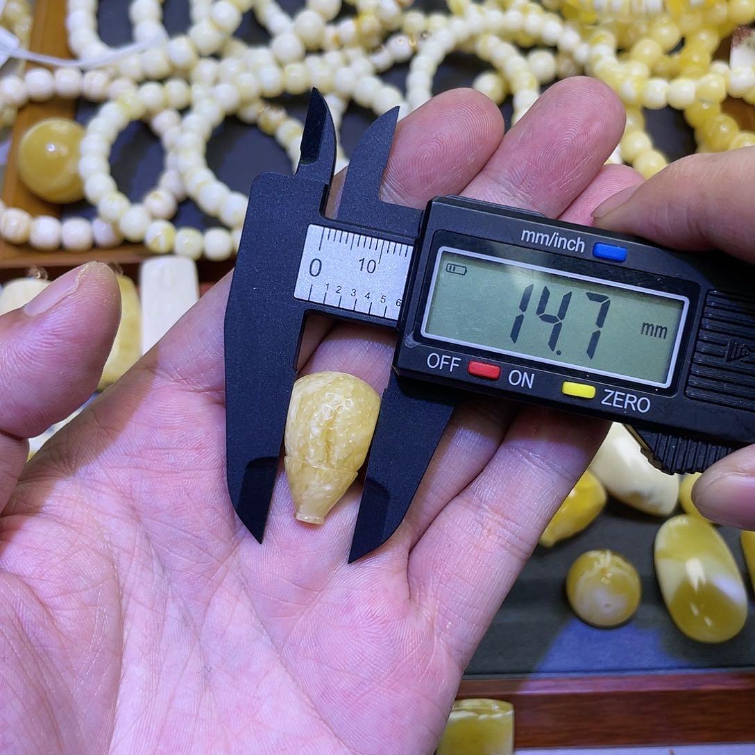 蜜蜡手串未镶嵌白蜡妖花陨石坑设计三通