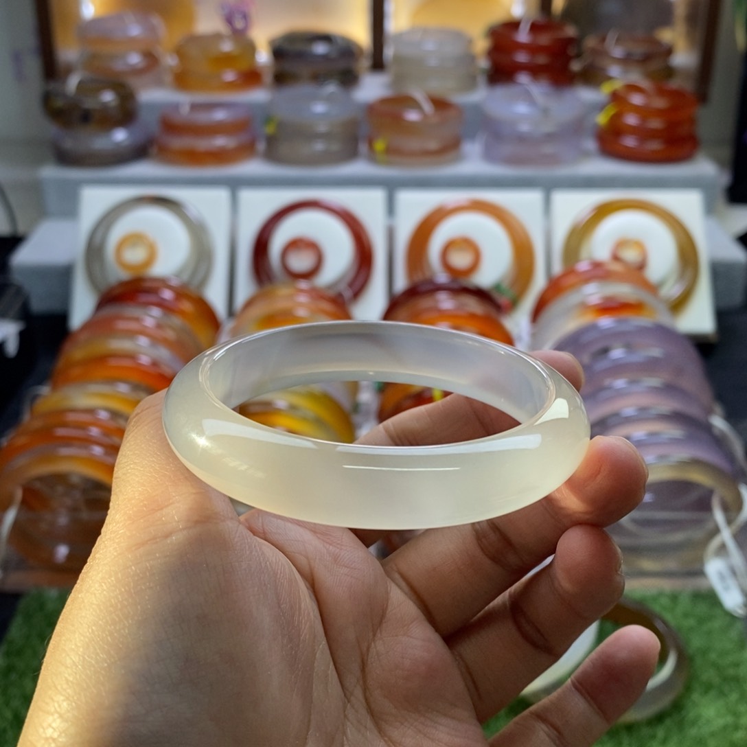 手镯玛瑙/玉髓未镶嵌