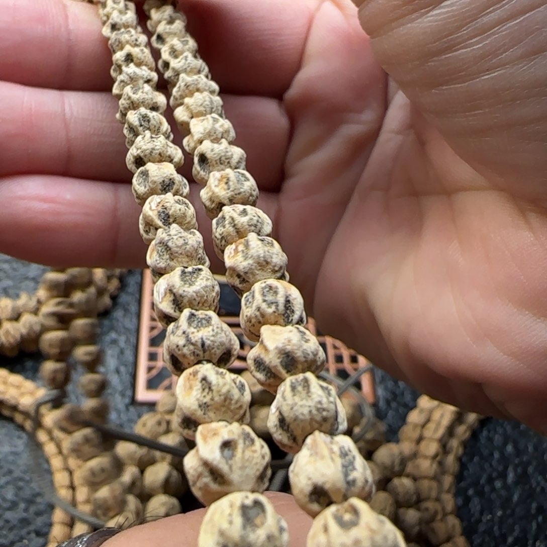 柏香籽/百香籽吊坠一****?